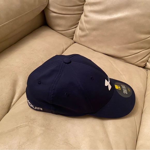 Youth S/M Under Armour baseball cap - Picture 4 of 7
